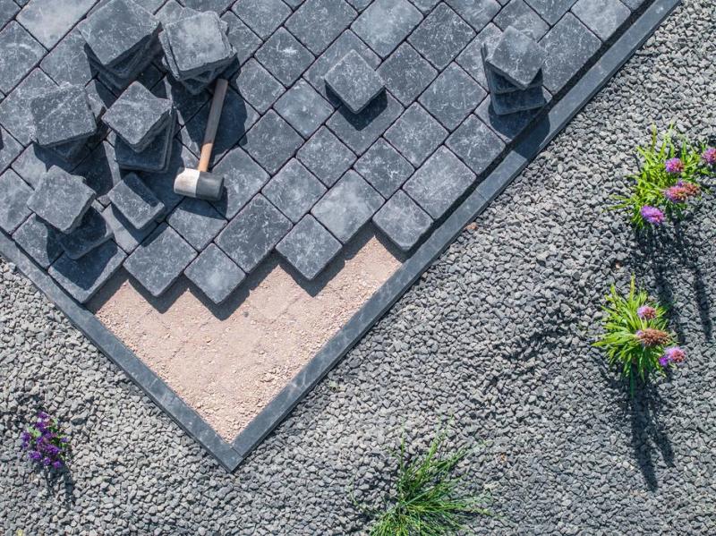 Cr&eacute;ation d'une all&eacute;e de jardin : guide pratique et conseils